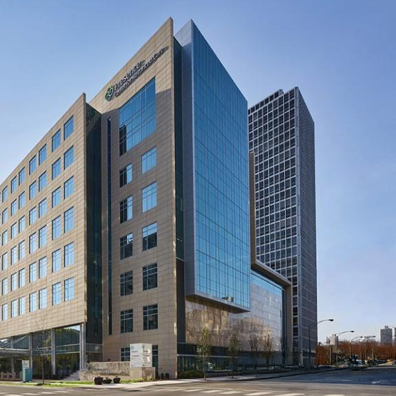 Chicago – Lakeview Doctors’ Office
